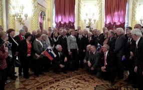 Kučanov obisk v Moskvi plačal kar Putin, na proslavi še proruski predsednik Moldove