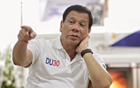 V zadnjico ga hočem, vztraja filipinski predsednik