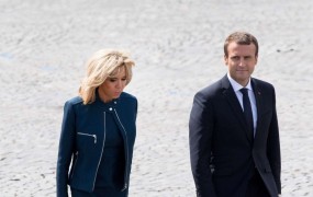 Emmanuel in Brigitte Macron sta si omislila psa