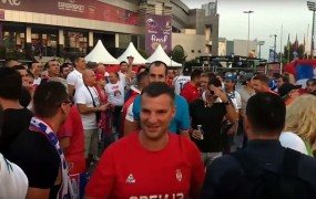 VIDEO: Slovenski in srbski navijači skupaj izzivajo Hrvate
