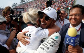 Hamilton pričakovano do četrtega naslova svetovnega prvaka F1