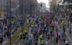 Ljubljanske ulice danes polne volivcev in tekačev: 14.000 prijav za ljubljanski maraton