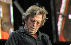 Eric Clapton bo izdal prvi album prazničnih skladb