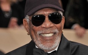 Slavnega Morgana Freemana je osem žensk obtožilo spolnega nadlegovanja