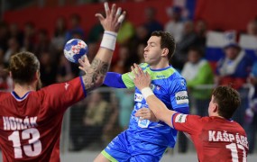 Slovenskih sanj o polfinalu je konec: remi s Čehi premalo za napredovanje