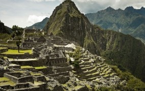 Kaos v Peruju: iz Machu Picchuja rešili 400 turistov