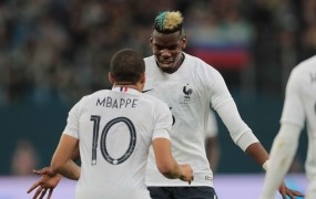 Ruski navijači naj bi se z rasističnim izzivanjem znesli nad francoskimi nogometaši