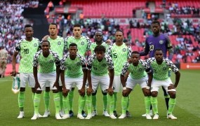 Nigerijski "prerok" hoče 2000 dolarjev, da bo molil za nogometaše, za poraz krivi belega selektorja
