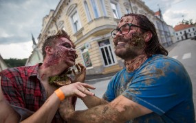 Hrvaški konservativci bi preganjali starše, ki otrokom pustijo, da se našemijo v zombije