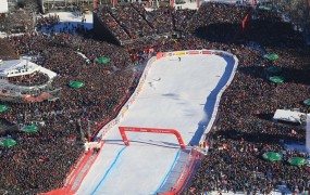 Zmagovalca smuka in slaloma v Kitzbühlu bosta v žep pospravila po 74.000 evrov