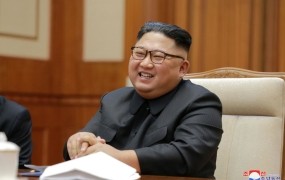 Država je premajhna za oba: iz Vietnama izgnan posnemovalec Kim Jong-una