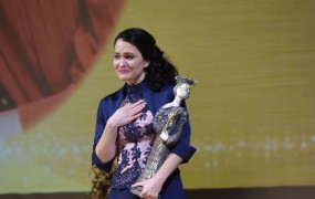 Ženska leta 2018 v izboru Zarje je humanitarka Polona Lah