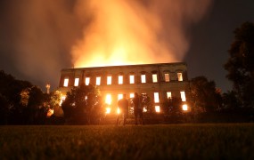 Klimatske naprave krive za uničujoč požar v brazilskem Narodnem muzeju