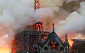 Za obnovo Notre-Dame zbranih že 922 milijonov evrov, dela bi lahko opravili v petih letih