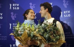 To sta Zala Kralj in Gašper Šantl povedala na sprejemu ob vrnitvi v Slovenijo (VIDEO)