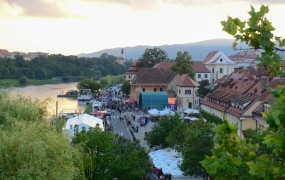 Na Festivalu Lent je letos manj stojnic in Mariborčani so besni