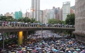 Zaradi protestov je odpovedan tudi ženski teniški turnir v Hongkongu