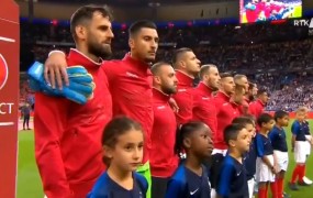 Sramotna napaka Francozov: albanskim nogometašem so zavrteli himno Andore (VIDEO)