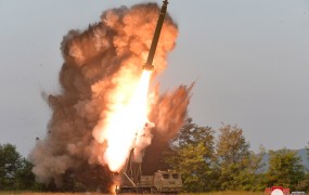 Severna Koreja obisk ameriškega politika v Seulu "pozdravlja" z raketami