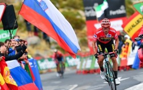 Slovenija slavi kolesarska junaka Rogliča in Pogačarja