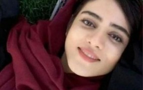 Po tragični smrti navijačice je Iran popustil pritisku in ženske spustil na (en) nogometni stadion