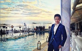 To je 24-letni Hongkonžan, ki je v trenutku postal eden najbogatejših ljudi sveta