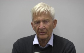 Umrl švedski pisatelj Per Olov Enquist