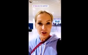 Neverjetno, kaj si privošči Tanja Ribič: brez maske na letalu in letališču, potem pa se s tem še baha (VIDEO)