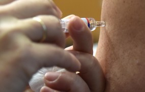 Začenja se cepljenje proti gripi, na voljo 185.000 odmerkov