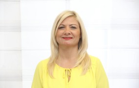 Strokovnjakinja za odnose Milena Pleško v intervjuju o strastnih Slovencih in poljubljanju žabcev