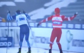 Ruski tekač se opravičuje, ker je tekmeca tolkel s palico in ga nazadnje še podrl (VIDEO)