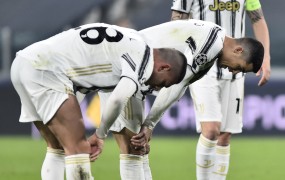 Kazen za Juventusove nogometaše, ki so si privoščili glasno zabavo