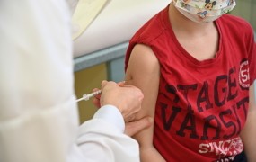Raziskava NIJZ: Svojega otroka ne bi cepilo 68,9 odstotka cepljenih staršev in vsi necepljeni