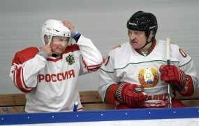 Putin in Lukašenko združila moči tudi pri hokeju