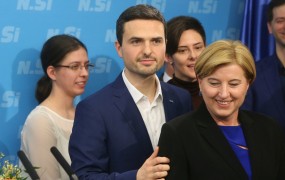 Nož v hrbet Ljudmili Novak: Matej Tonin pred volitvami zavezal usta svoji politični mami