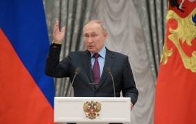 Putin vrača Evropi udarec z odlokom o vizumskih omejitvah v povezavi z "neprijaznimi dejanji" tujih držav