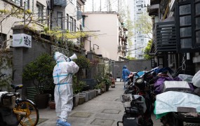 Panika v Šanghaju: zaradi ponovnega izbruha novega koronavirusa  bodo testirali vseh 25 milijonov prebivalcev