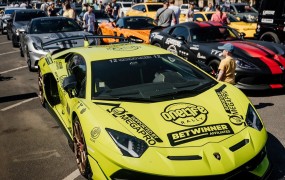 Ferrari, Bugatti, Lamborghini ... v Ljubljani danes 100 superavtomobilov