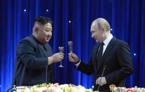 Diktator pri diktatorju: Kim na obisku pri Putinu