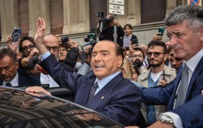 Berlusconi se hvali: Sem eden Putinovih petih resničnih prijateljev