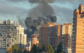 Putinovo maščevanje za most? V Kijevu več močnih eksplozij (VIDEO)