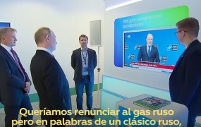 Putin se smeji "kanclerju Scholzu" (VIDEO)