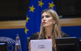 Korupcije obtožena grška lepotica ostaja v bruseljskem priporu