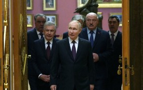 Putin kot mračni Sauron iz Gospodarja prstanov: vazalske voditelje obdaroval s prstani