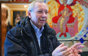 Nedotakljivi pater Rupnik se požvižga na prepovedi