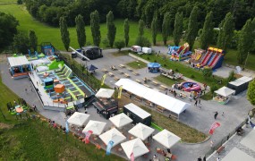 Ob Hotelu Dolenj'c največji trampolinski park na prostem v Sloveniji - Flypark