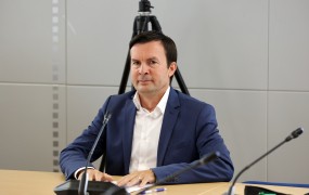 Delovno sodišče: Urbanija je nezakonito odpustil urednico TVS iz afere s Svetlano Makarovič