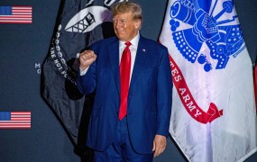 Sojenja Trumpu: seks, laži in zarote