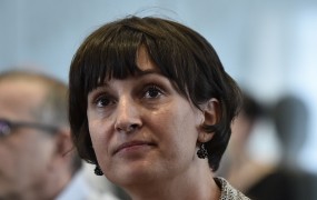 Nada Drobne Popović, teta Tine Gaber, ni več glavna v Petrolu!