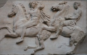 Zaradi s Partenona ukradenih kipov izbruhnil spor med Grčijo in Veliko Britanijo